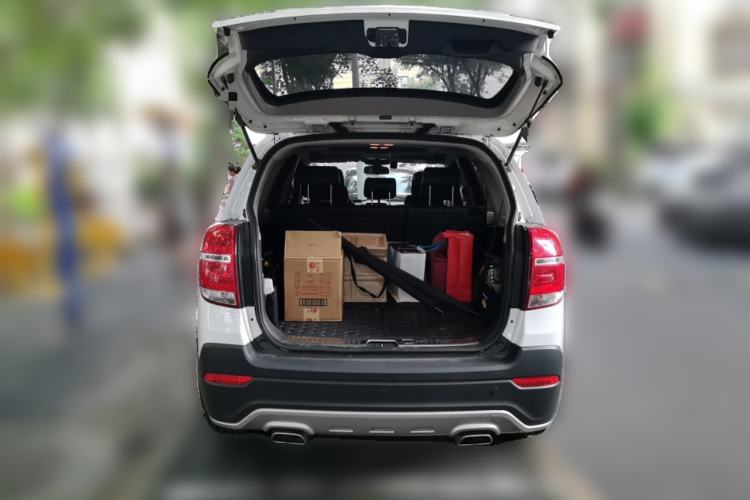 Used Chevrolet Captiva 2015 2.4L 4x4 Flagship Edition 7-Seater Trunk