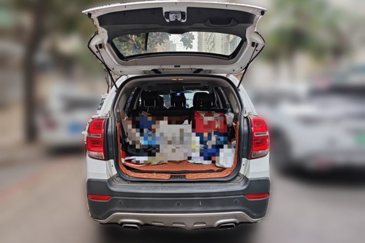 Used Chevrolet Captiva 2015 2.4L Two-Wheel Drive Urban Version 7 Seats Trunk