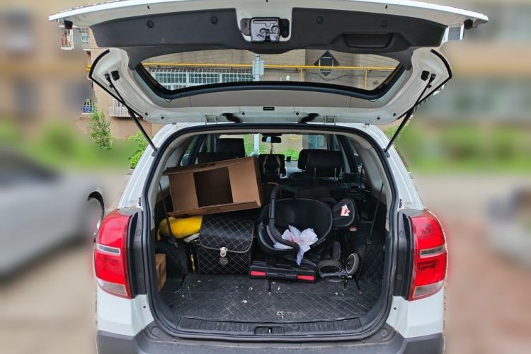 Used Chevrolet Captiva 2015 2.4L 4x4 Flagship Edition 7-Seater Trunk