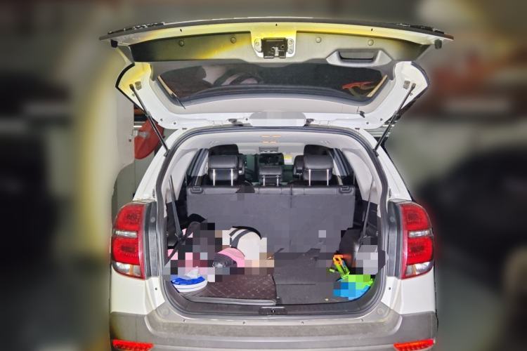 Used Chevrolet Captiva 2015 2.4L 4x4 Flagship Edition 7-Seater Trunk