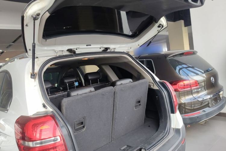Used Chevrolet Captiva 2015 2.4L Two-Wheel Drive Urban Version 7 Seats Trunk