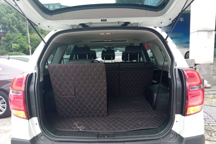 Used Chevrolet Captiva 2015 2.4L 4x4 Flagship Edition 7-Seater Trunk