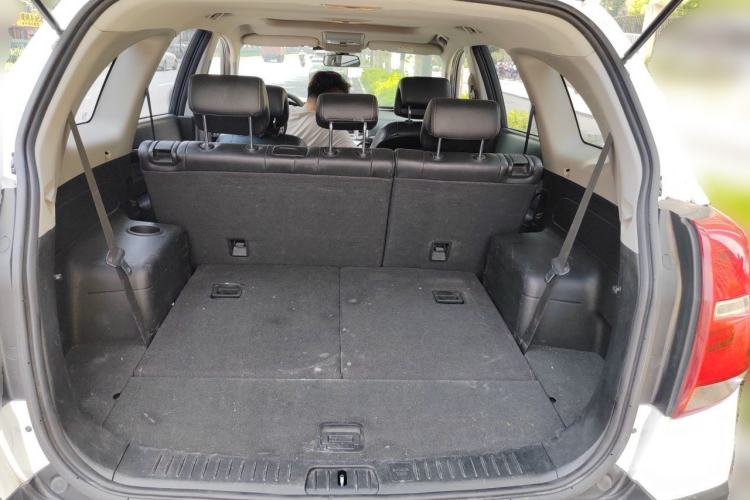 Used Chevrolet Captiva 2015 2.4L 4x4 Flagship Edition 7-Seater Trunk