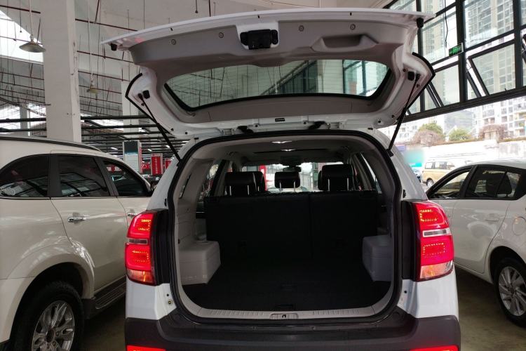 Used Chevrolet Captiva 2015 2.4L Two-Wheel Drive Urban Version 5 Seats Trunk