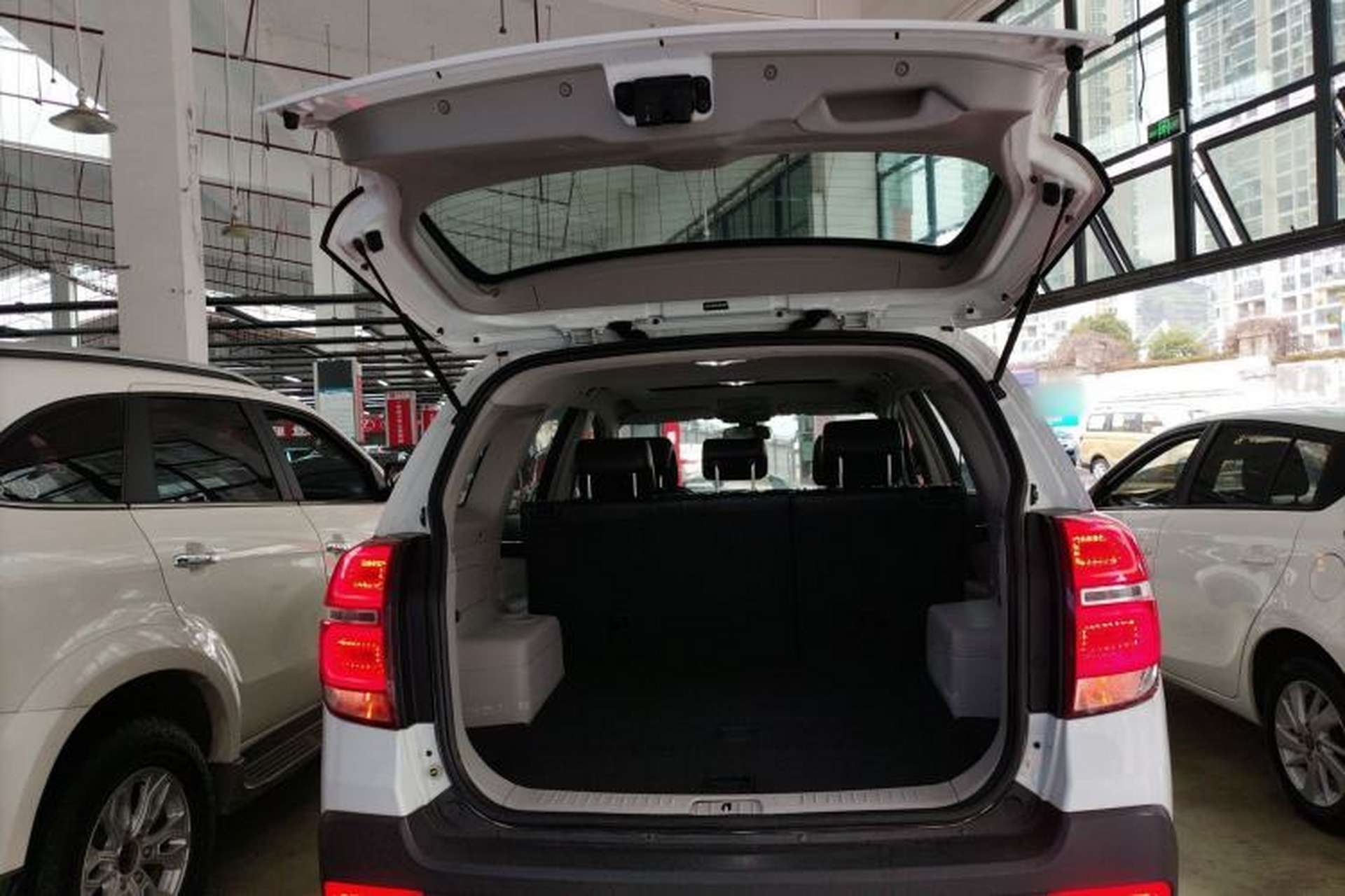 Used Chevrolet Captiva 2015 2.4L Two-Wheel Drive Urban Version 5 Seats Trunk