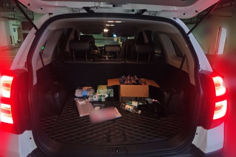 Used Chevrolet Captiva 2015 2.4L 4x4 Flagship Edition 7-Seater Trunk