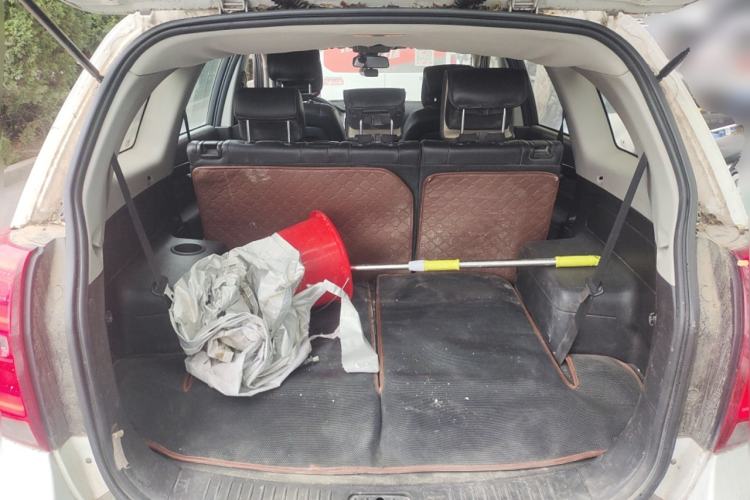 Used Chevrolet Captiva 2015 2.4L 4x4 Flagship Edition 7-Seater Trunk