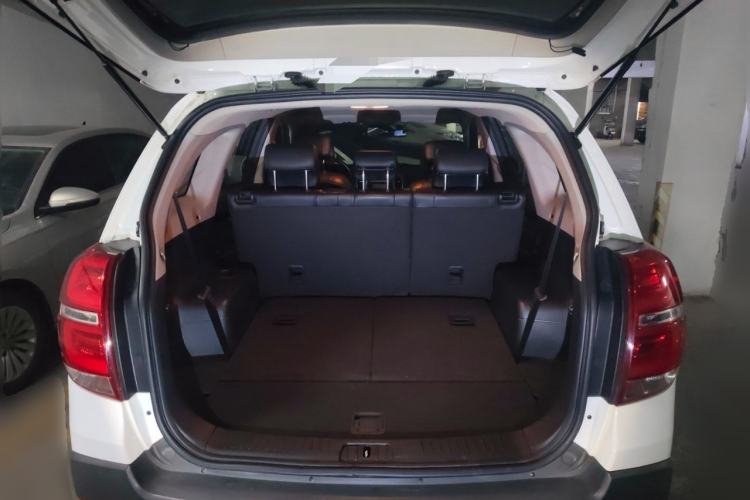 Used Chevrolet Captiva 2015 2.4L 4x4 Flagship Edition 7-Seater Trunk