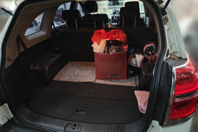 Used Chevrolet Captiva 2015 2.4L 4x4 Flagship Edition 7-Seater Trunk