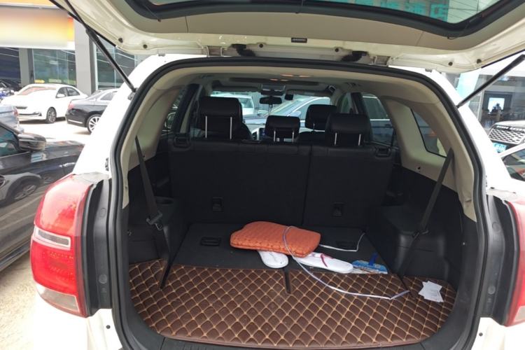 Used Chevrolet Captiva 2015 2.4L 4x4 Flagship Edition 7-Seater Trunk