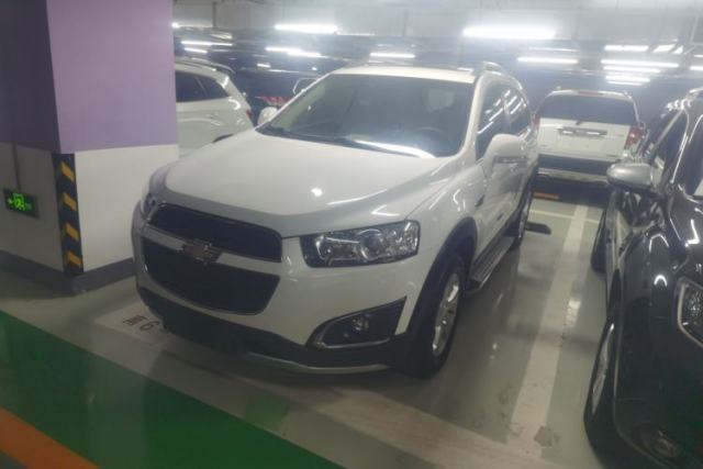 Ojetý Chevrolet Captiva 2015 2.4L Two-Wheel Drive Urban Version 5 Seats