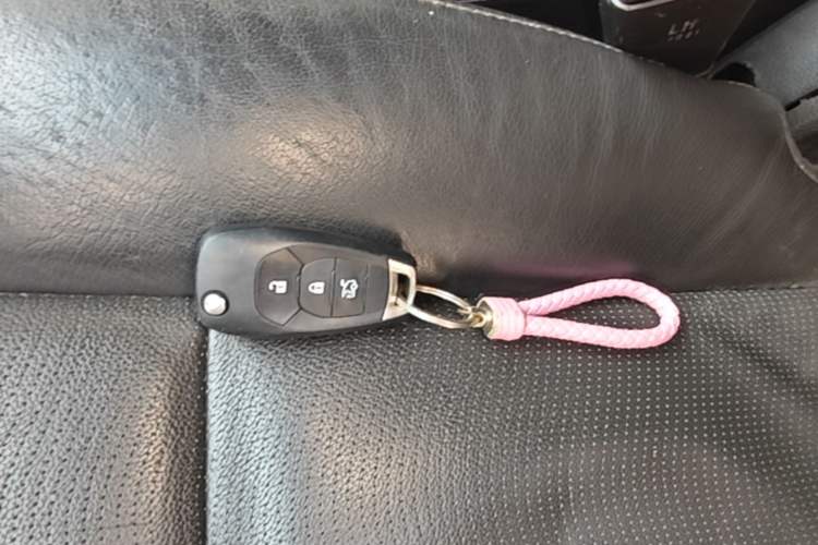 Used Chevrolet Captiva 2015 2.4L Two-Wheel Drive Urban Version 7 Seats Vehicle Key