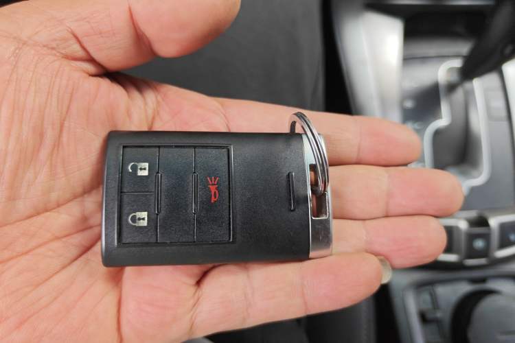 Used Chevrolet Captiva 2015 2.4L 4x4 Flagship Edition 7-Seater Vehicle Key