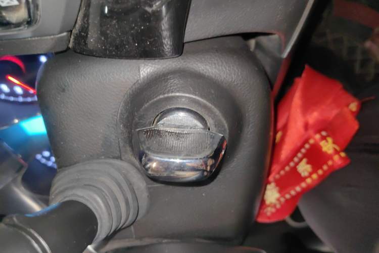 Used Chevrolet Captiva 2015 2.4L Two-Wheel Drive Urban Version 7 Seats Vehicle Key