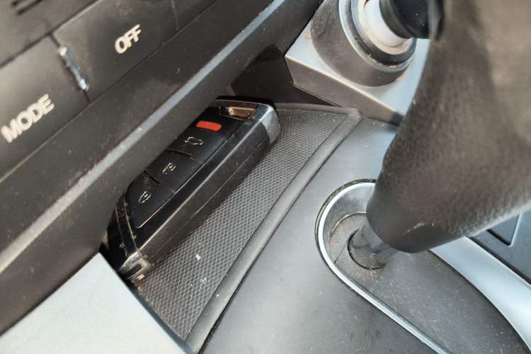 Used Chevrolet Captiva 2015 2.4L 4x4 Flagship Edition 7-Seater Vehicle Key