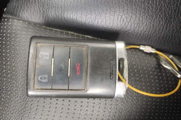 Used Chevrolet Captiva 2015 2.4L 4x4 Flagship Edition 7-Seater Vehicle Key