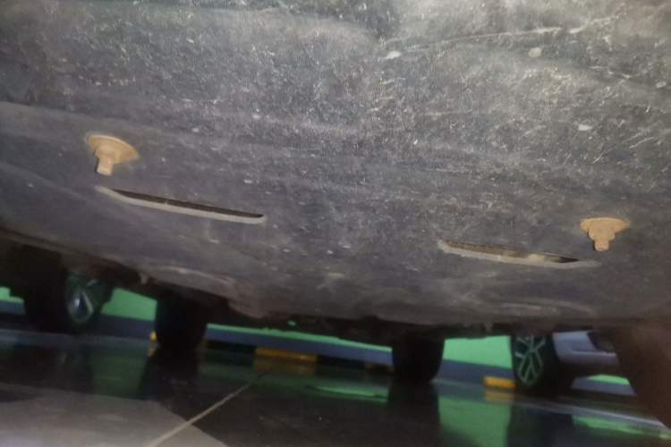Used Chevrolet Captiva 2015 2.4L 4x4 Flagship Edition 7-Seater Chassis Front