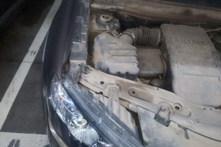 Used Chevrolet Captiva 2015 2.4L 4x4 Flagship Edition 7-Seater Engine Bay Right