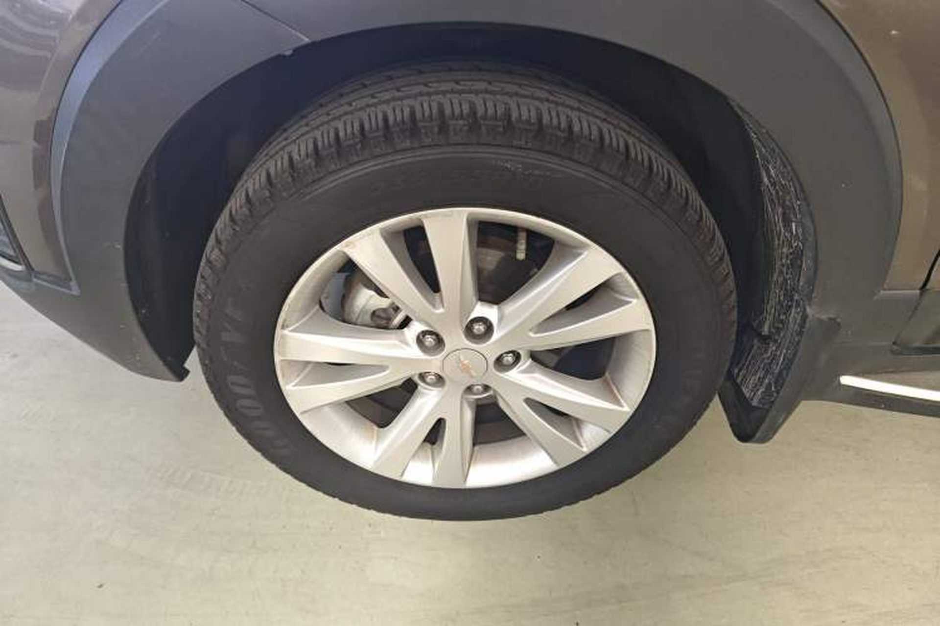 Used Chevrolet Captiva 2015 2.4L 4x4 Flagship Edition 7-Seater Exterior 4