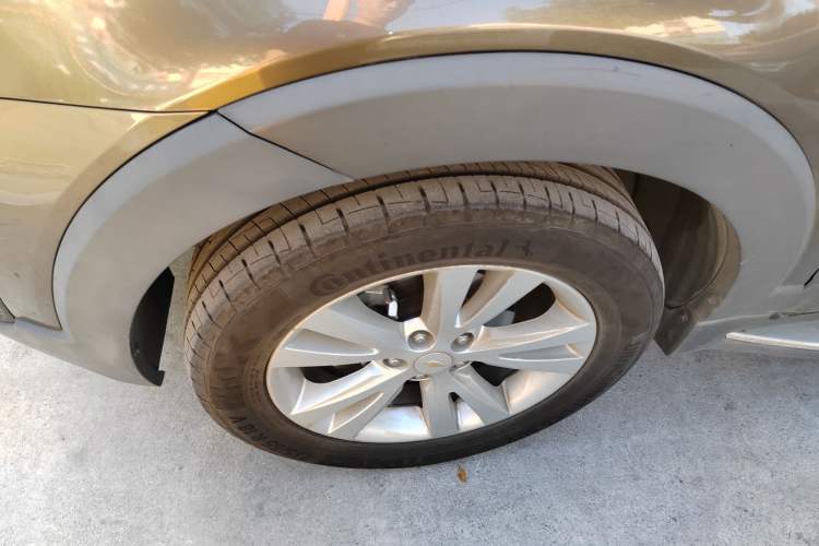 Used Chevrolet Captiva 2015 2.4L 4x4 Flagship Edition 7-Seater Left Front Wheel Hub