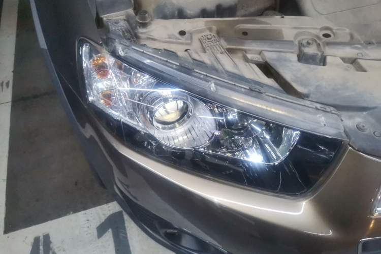 Used Chevrolet Captiva 2015 2.4L 4x4 Flagship Edition 7-Seater Right Front Headlight