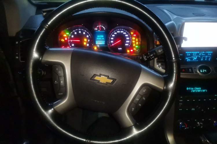 Used Chevrolet Captiva 2015 2.4L 4x4 Flagship Edition 7-Seater Steering Wheel