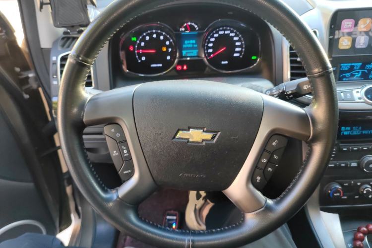 Used Chevrolet Captiva 2015 2.4L 4x4 Flagship Edition 7-Seater Steering Wheel