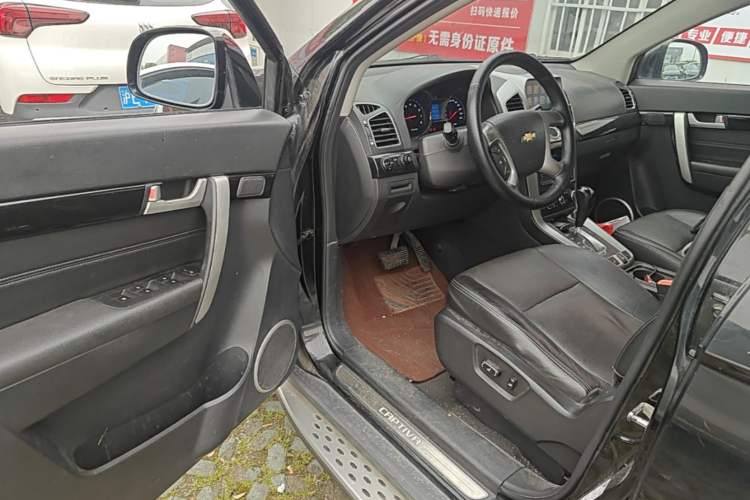 Used Chevrolet Captiva 2017 2.4L Two-Wheel Drive Luxury Edition 7 Seats Driver Seat