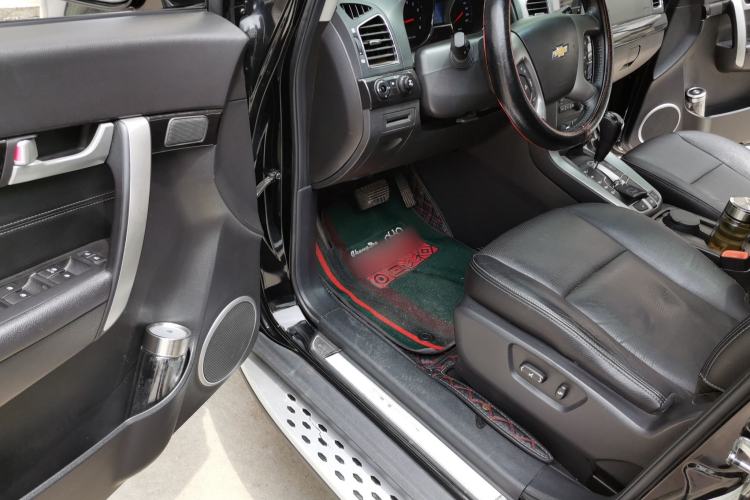 Used Chevrolet Captiva 2017 2.4L 4x4 Flagship Edition 7-Seater Driver Seat