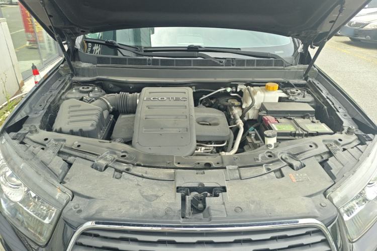 Used Chevrolet Captiva 2017 2.4L Two-Wheel Drive Luxury Edition 7 Seats Engine Bay