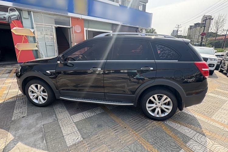 Used Chevrolet Captiva 2017 2.4L 4x4 Flagship Edition 7-Seater Exterior 2