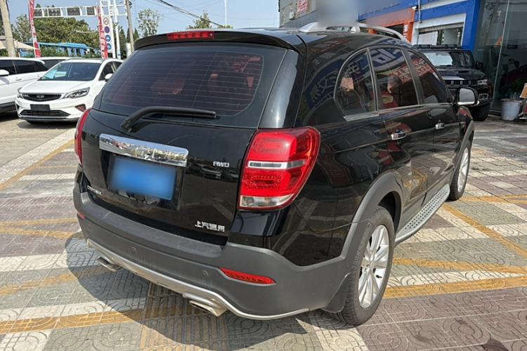 Used Chevrolet Captiva 2017 2.4L 4x4 Flagship Edition 7-Seater Exterior 5