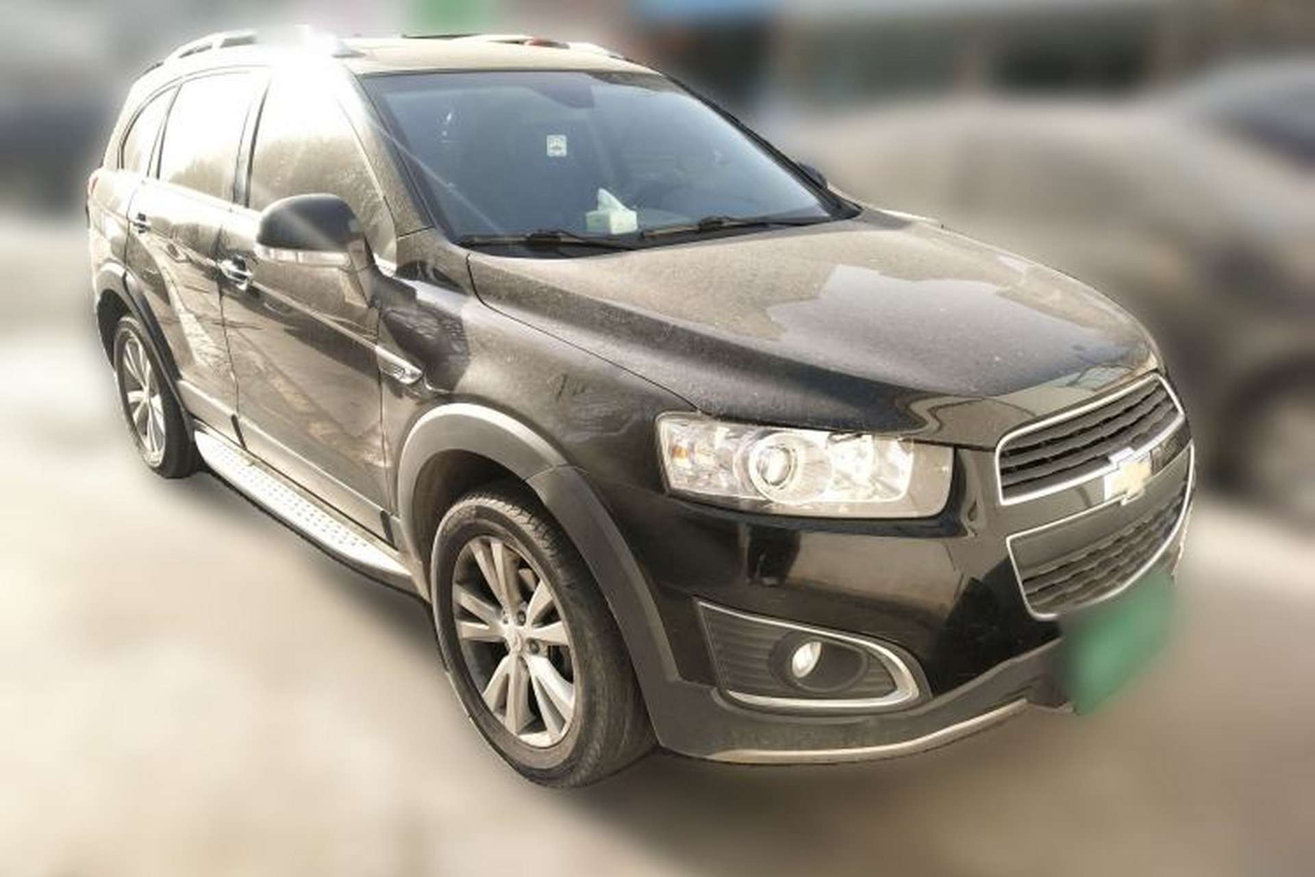 Used Chevrolet Captiva 2017 2.4L 4x4 Flagship Edition 7-Seater Front Right 45 Deg