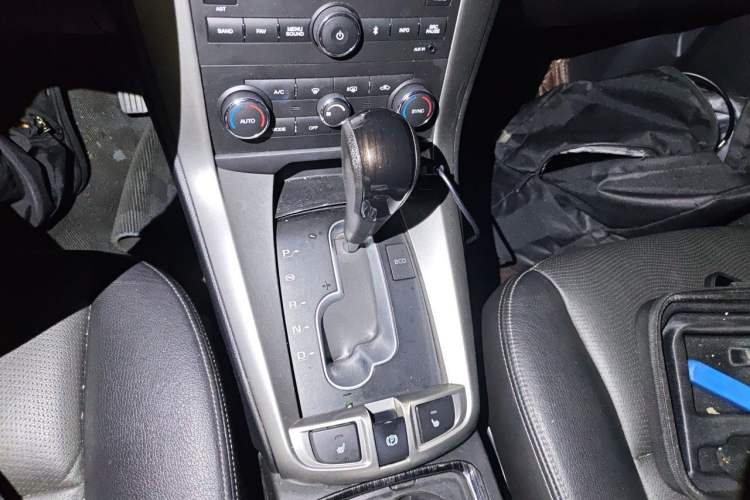 Used Chevrolet Captiva 2017 2.4L Two-Wheel Drive Luxury Edition 7 Seats Gear Lever