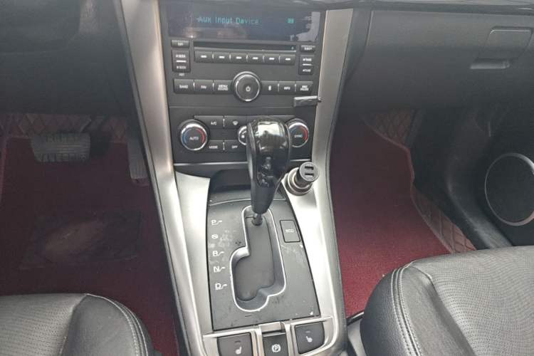 Used Chevrolet Captiva 2017 2.4L Two-Wheel Drive Luxury Edition 7 Seats Gear Lever