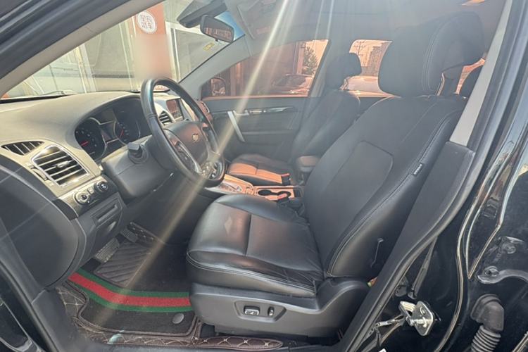 Used Chevrolet Captiva 2017 2.4L 4x4 Flagship Edition 7-Seater Interior 1