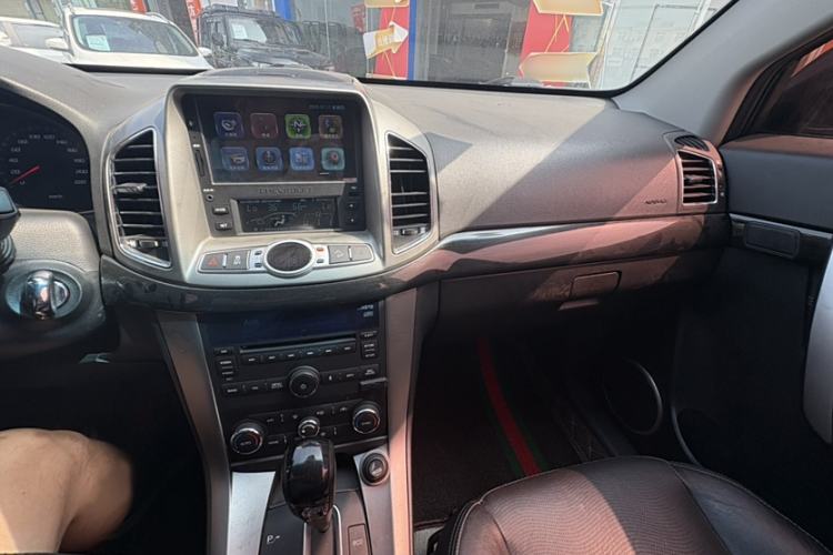 Used Chevrolet Captiva 2017 2.4L 4x4 Flagship Edition 7-Seater Interior 2