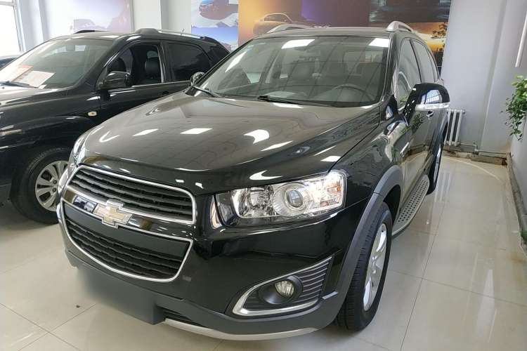 Used Chevrolet Captiva 2017 2.4L Two-Wheel Drive Luxury Edition 7 Seats Left Side