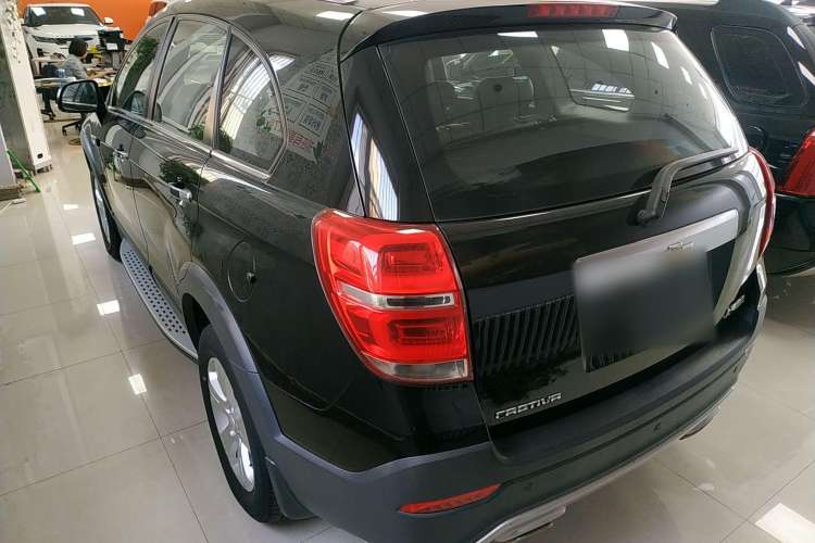 Used Chevrolet Captiva 2017 2.4L Two-Wheel Drive Luxury Edition 7 Seats Rear Left 45 Deg