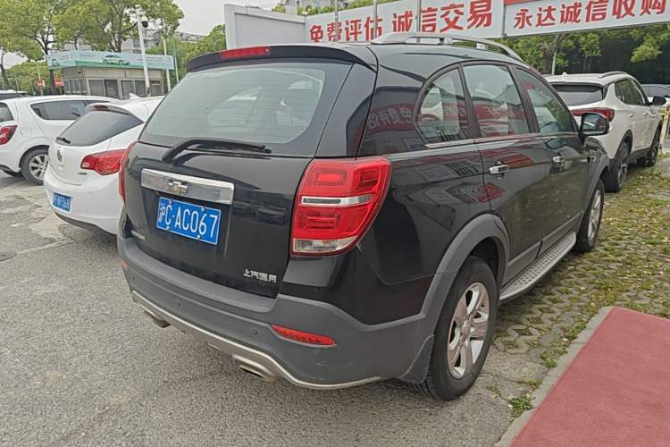 Used Chevrolet Captiva 2017 2.4L Two-Wheel Drive Luxury Edition 7 Seats Rear Right 45 Deg