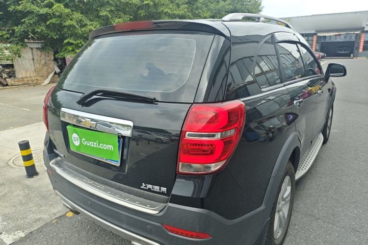 Used Chevrolet Captiva 2017 2.4L Two-Wheel Drive Luxury Edition 7 Seats Rear Right 45 Deg