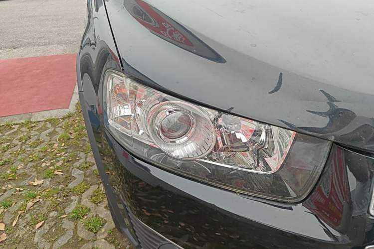 Used Chevrolet Captiva 2017 2.4L Two-Wheel Drive Luxury Edition 7 Seats Right Front Headlight