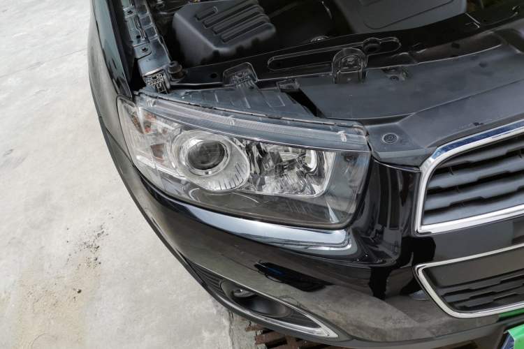 Used Chevrolet Captiva 2017 2.4L 4x4 Flagship Edition 7-Seater Right Front Headlight