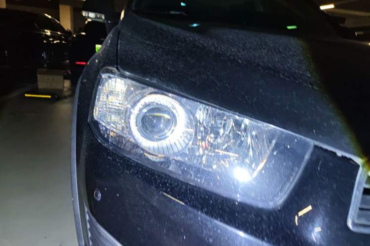 Used Chevrolet Captiva 2017 2.4L Two-Wheel Drive Luxury Edition 7 Seats Right Front Headlight