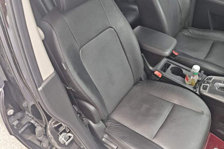 Used Chevrolet Captiva 2017 2.4L Two-Wheel Drive Luxury Edition 7 Seats Right Front Seat