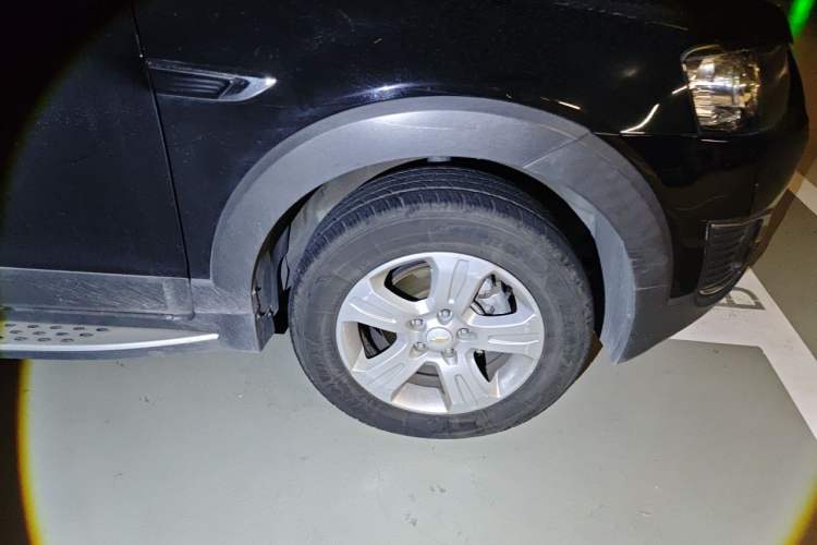 Used Chevrolet Captiva 2017 2.4L Two-Wheel Drive Luxury Edition 7 Seats Right Front Wheel Hub
