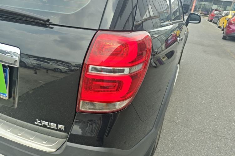 Used Chevrolet Captiva 2017 2.4L Two-Wheel Drive Luxury Edition 7 Seats Right Rear Taillight