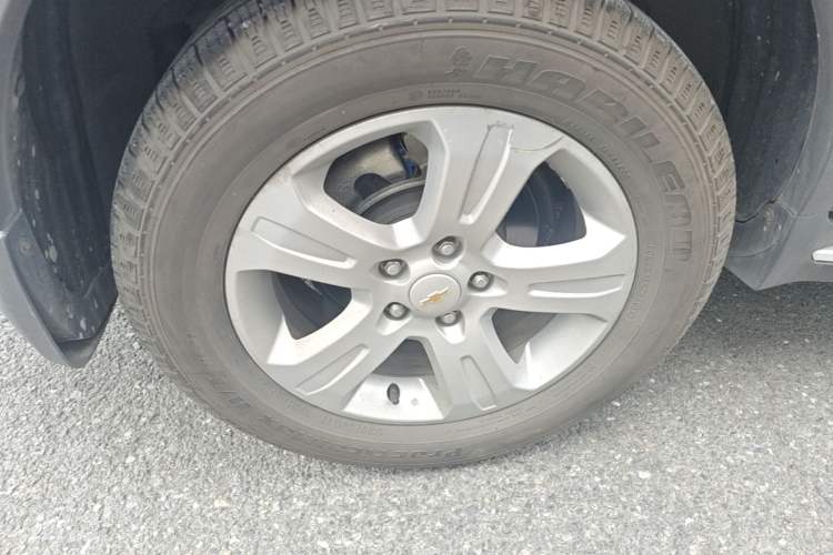 Used Chevrolet Captiva 2017 2.4L Two-Wheel Drive Luxury Edition 7 Seats Right Rear Wheel Hub