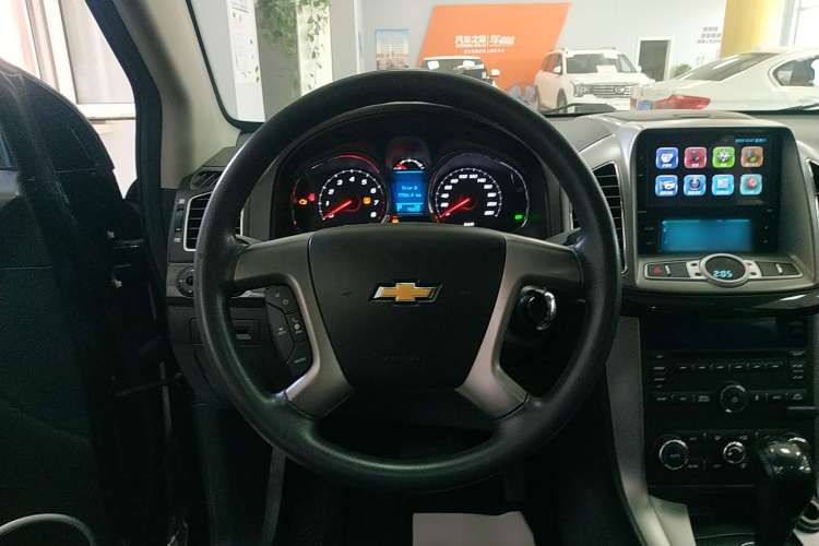 Used Chevrolet Captiva 2017 2.4L Two-Wheel Drive Luxury Edition 7 Seats Steering Wheel