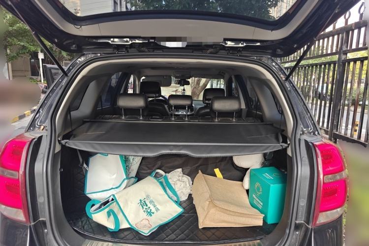 Used Chevrolet Captiva 2017 2.4L 4x4 Flagship Edition 7-Seater Trunk